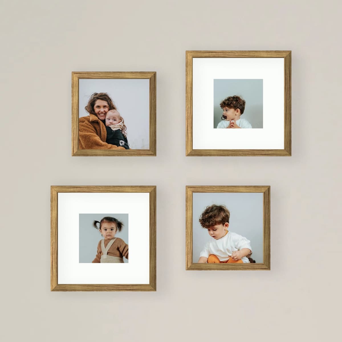 Parete fotografica 4 cornici - Piccoli momenti - vista principale