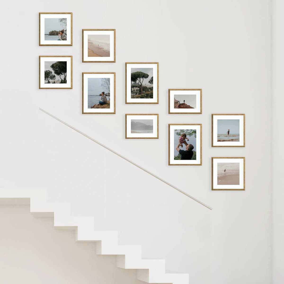Parete fotografica 10 cornici - Storia della scala - vista principale